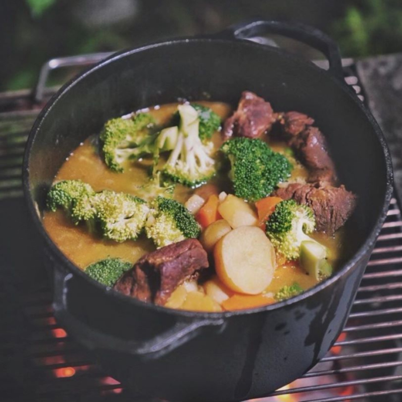تجهيزات المطابخ في الهواء الطل - مراجعة Camping Cooking Dutch Oven وسعره